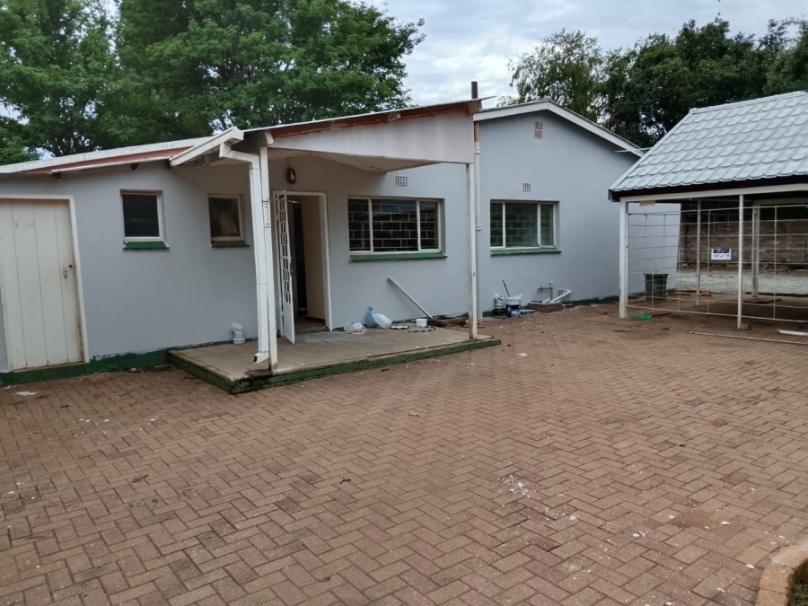 5 Bedroom Property for Sale in Roosheuwel North West